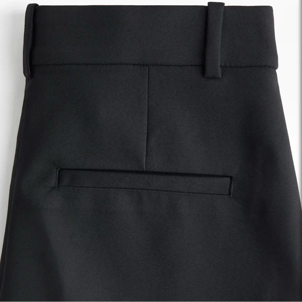 H&M Black Elastic Waist Ankle Length Pants - Picture 3 of 4